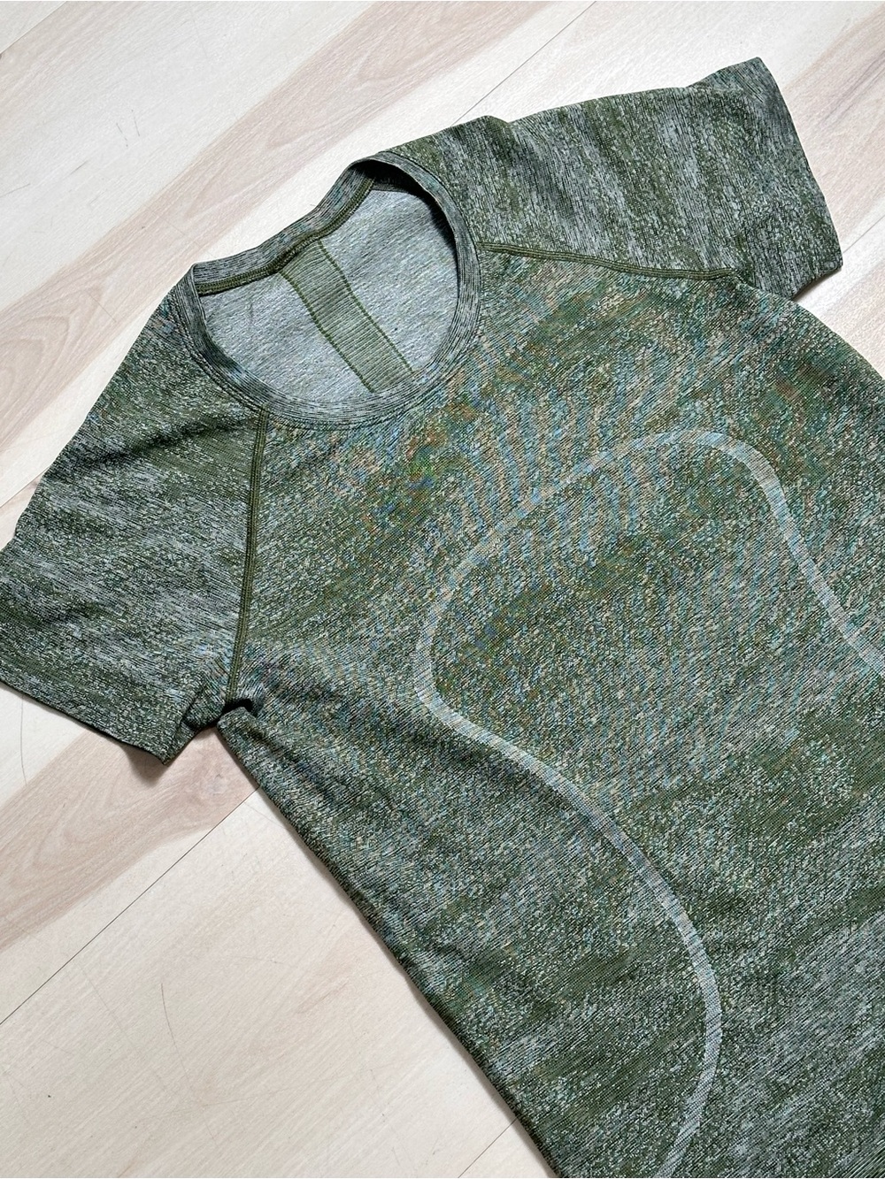 Lululemon Swiftly Speed Short Sleeve White Everglades Black Field Green Sz 10 - Picture 8 of 12